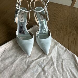 Badgley Mischka White Satin Heels - Size 7